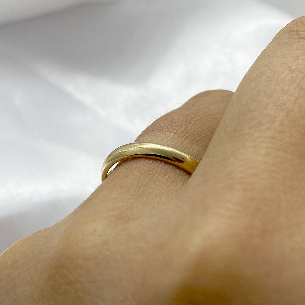 Pair of 18 karat gold earrings | English model 3mm.