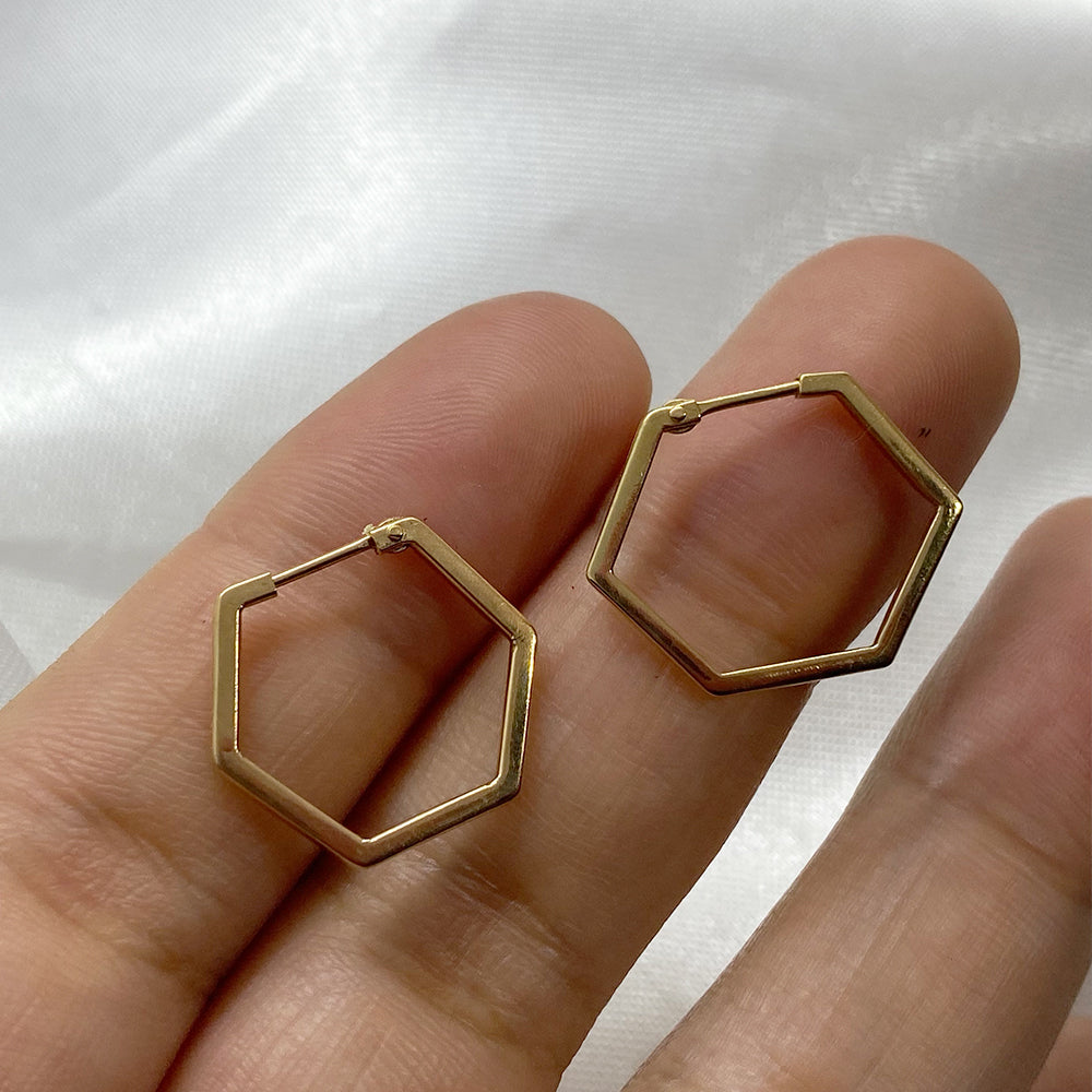 aros de mujer en oro hexgonales 18kilates
