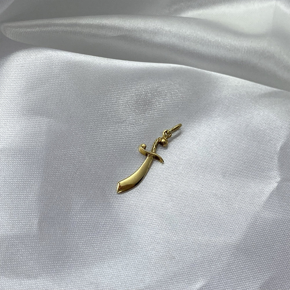 Colgante Sable en Oro 18k.
