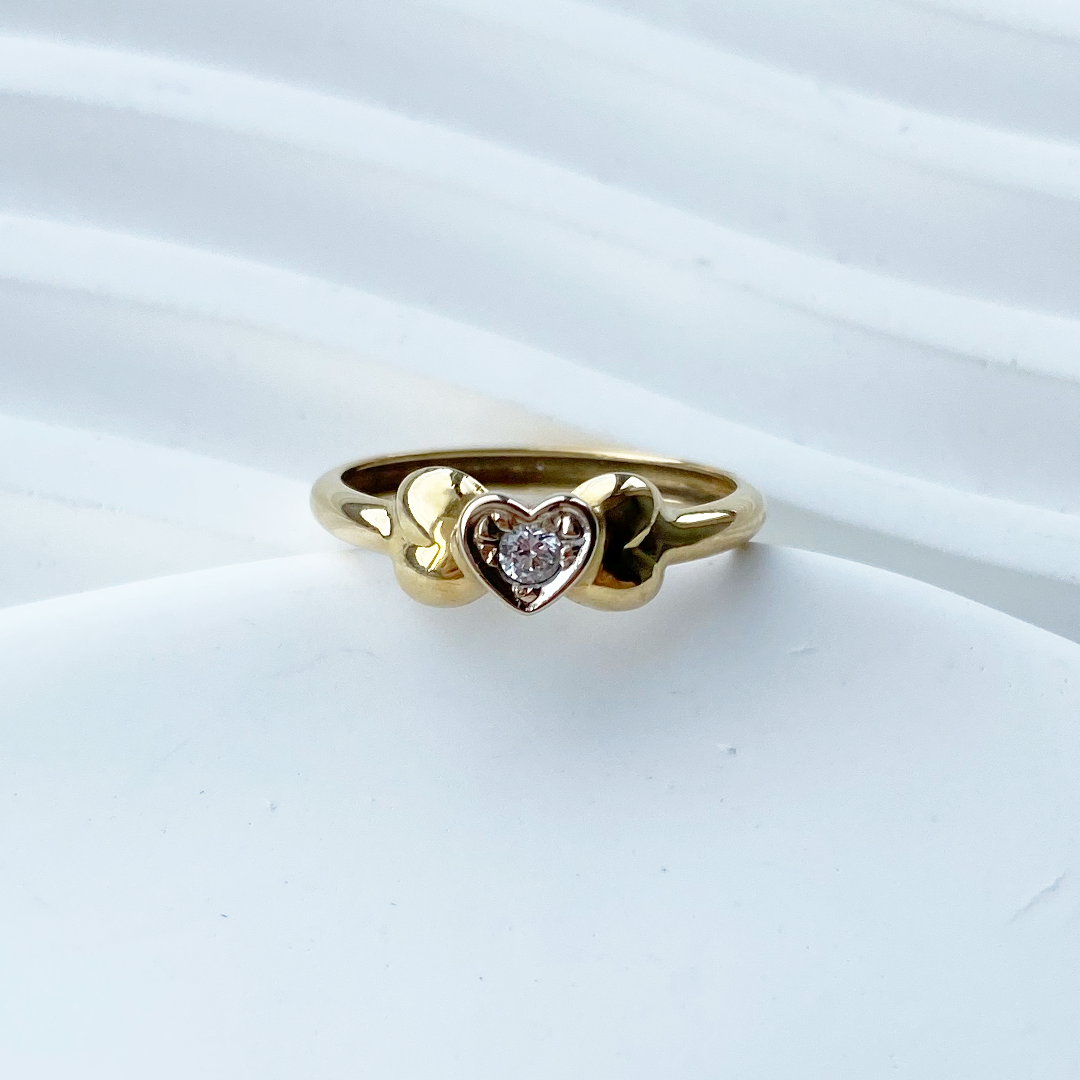 Anillo Corazones en Oro Amarillo 18k.