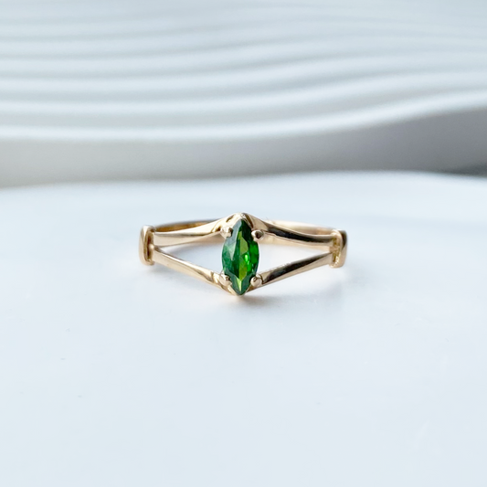 Anillo Esmeralda en Oro 18k.