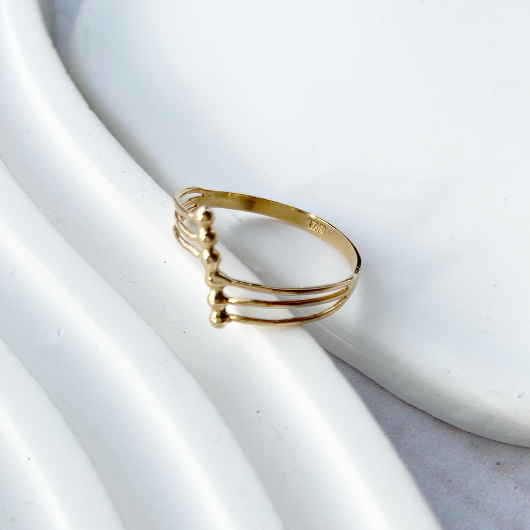 Anillo Juvenil Diagonal en Oro Amarillo 18k.