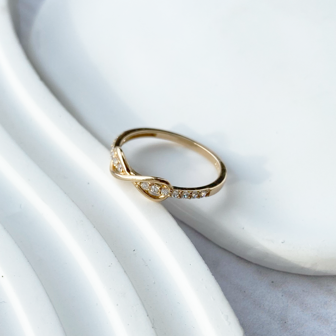 Anillo Infinito Microcircones en Oro 18k.