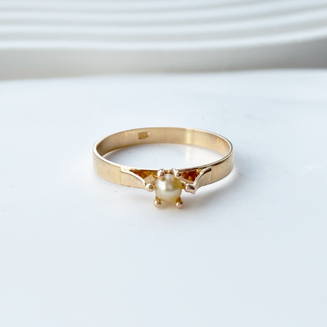 Anillo Perla Amarilla Pistilo en Oro 18k.