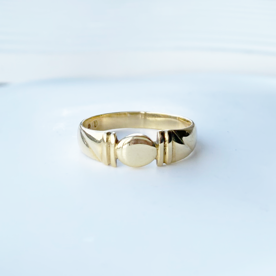 Anillo Sello en Oro Amarillo 18k.