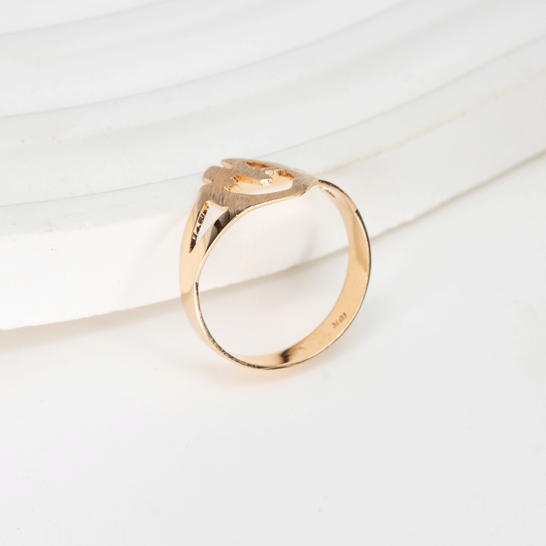 Anillo María Auxiliadora calado en Oro 18k.