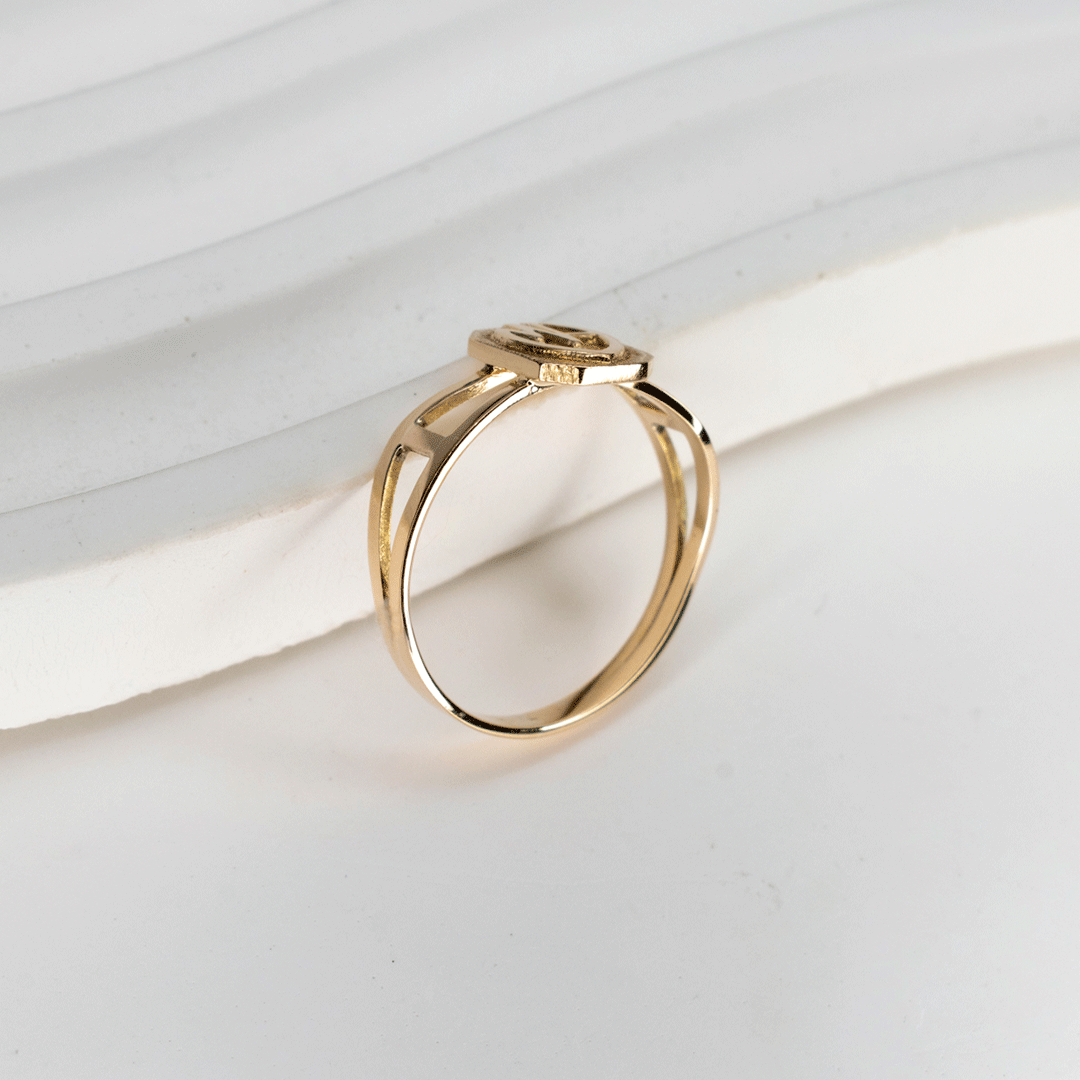 Anillo María Auxiliadora en Oro 18k.