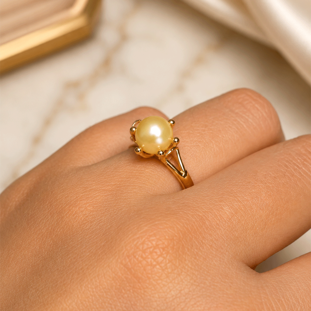 Anillo Perla Pistilo en Oro 18k.