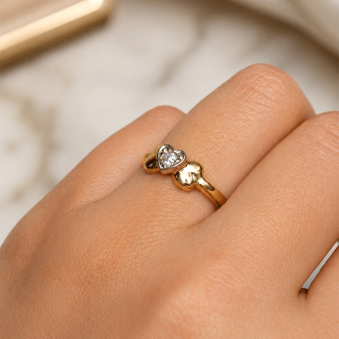 Anillo Corazones en Oro Amarillo 18k.