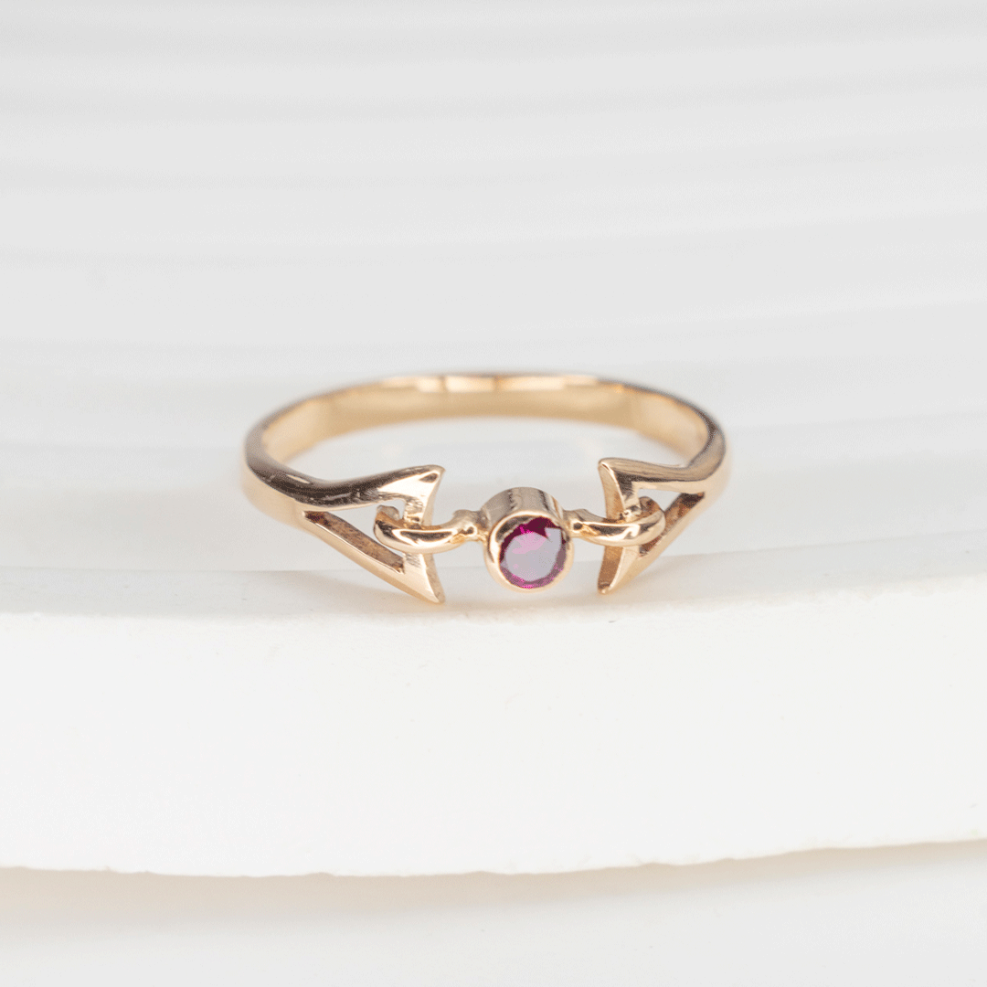 Anillo Rubí en Oro 18k.