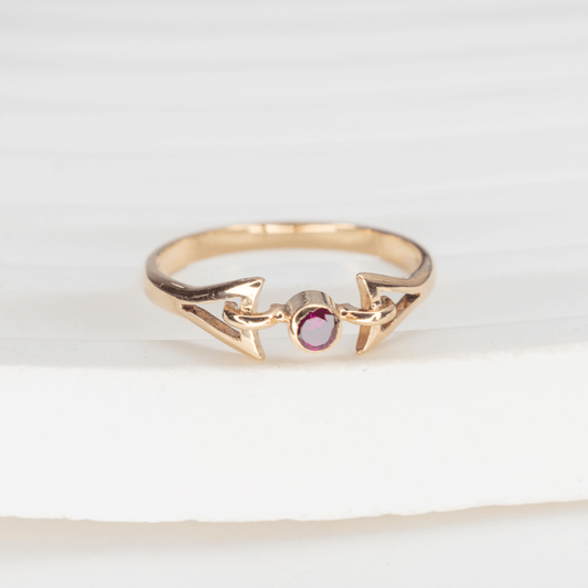 Anillo Rubí en Oro 18k.