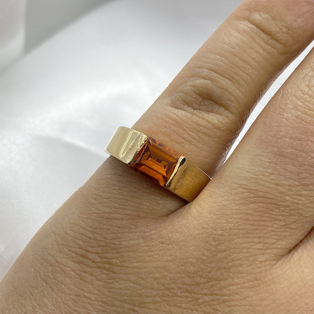 18k Gold Topaz Ring.