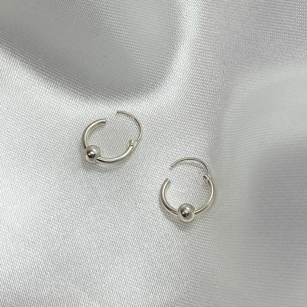 Hoop earrings and shiny ball 13mm. Silver