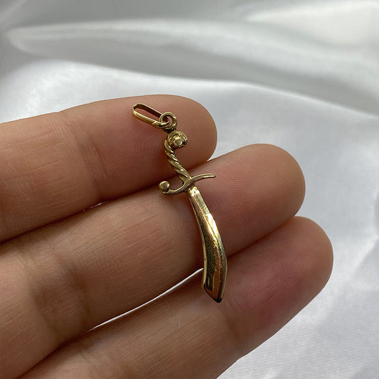Colgante Sable en Oro 18k.