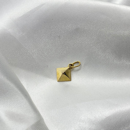 18k Gold Pyramid Pendant.